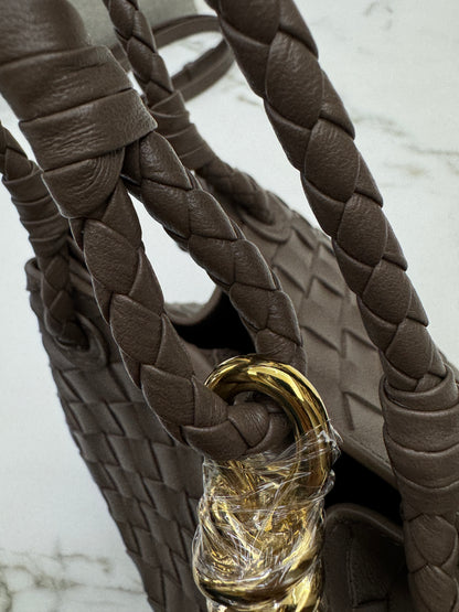 BV Parachute Small Pinecone
