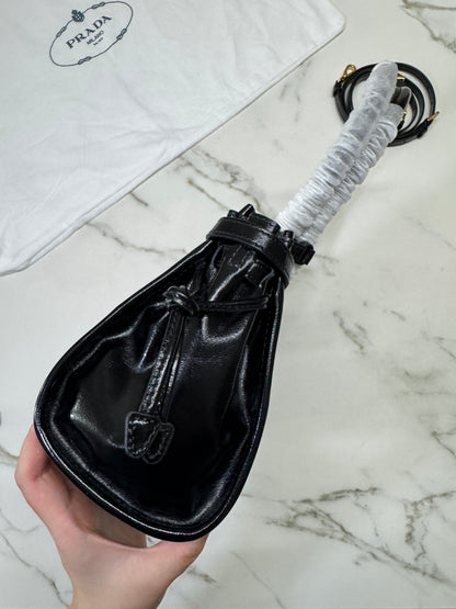 PRADA Soft Lux 中號 黑色