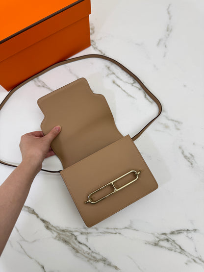 HERMES Roulis 19 奶茶色淺金扣 Chai Evercolor PBHW