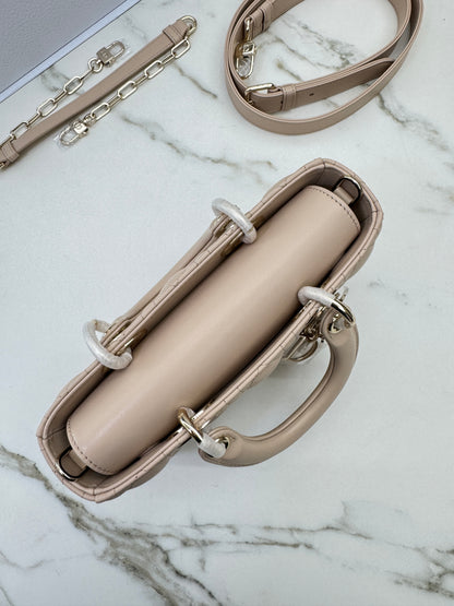 DIOR D-Joy Small 胭脂米 Powder Beige￼