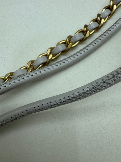 CHANEL Mini 22 Bag 25P淺灰色 新版磁吸扣