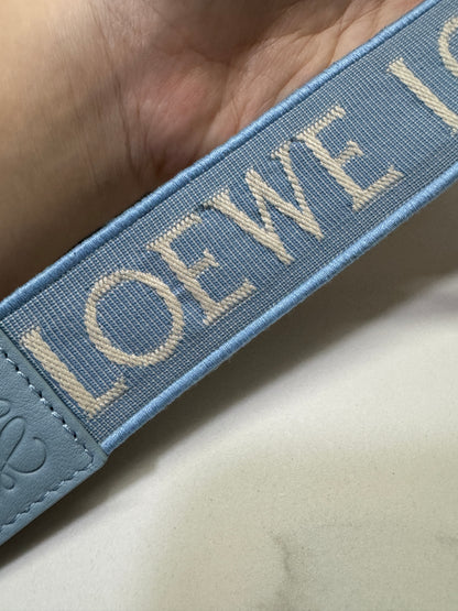 LOEWE Puzzle Small 天藍色