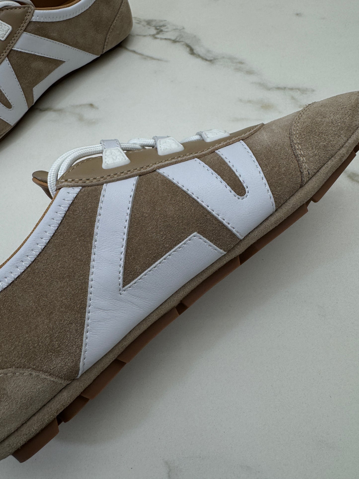 LV Sneakerina 卡其色