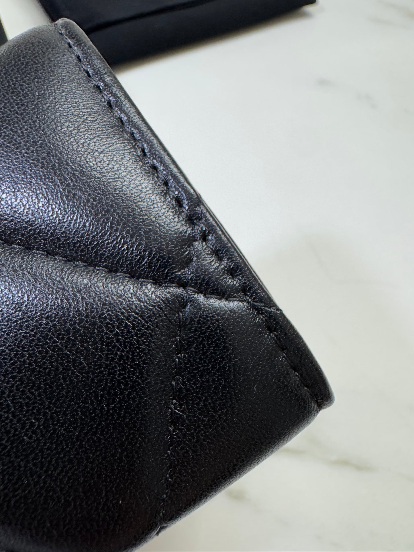 CHANEL 19 Card Holder