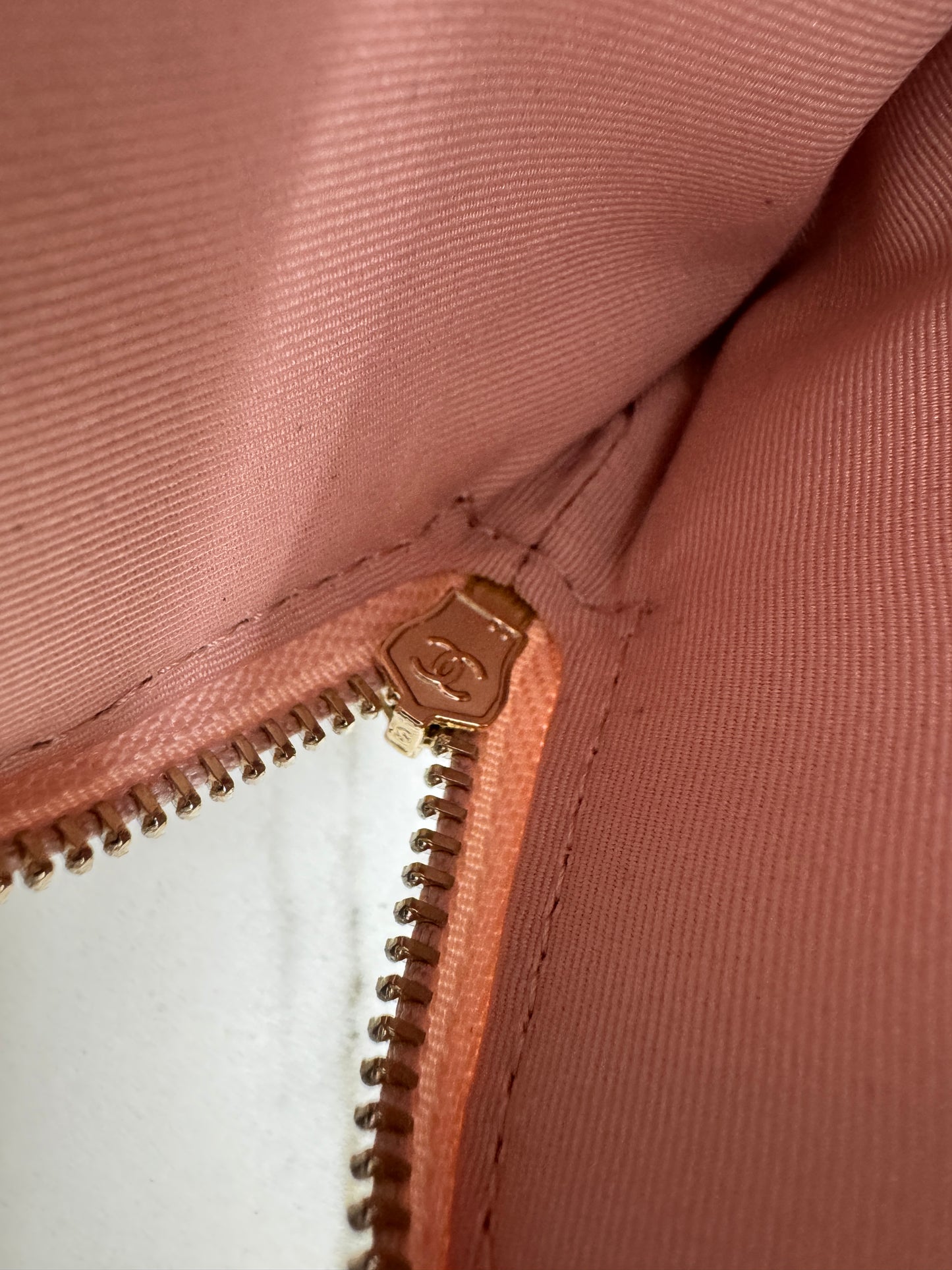 CHANEL 吐司零錢包 22B櫻花粉