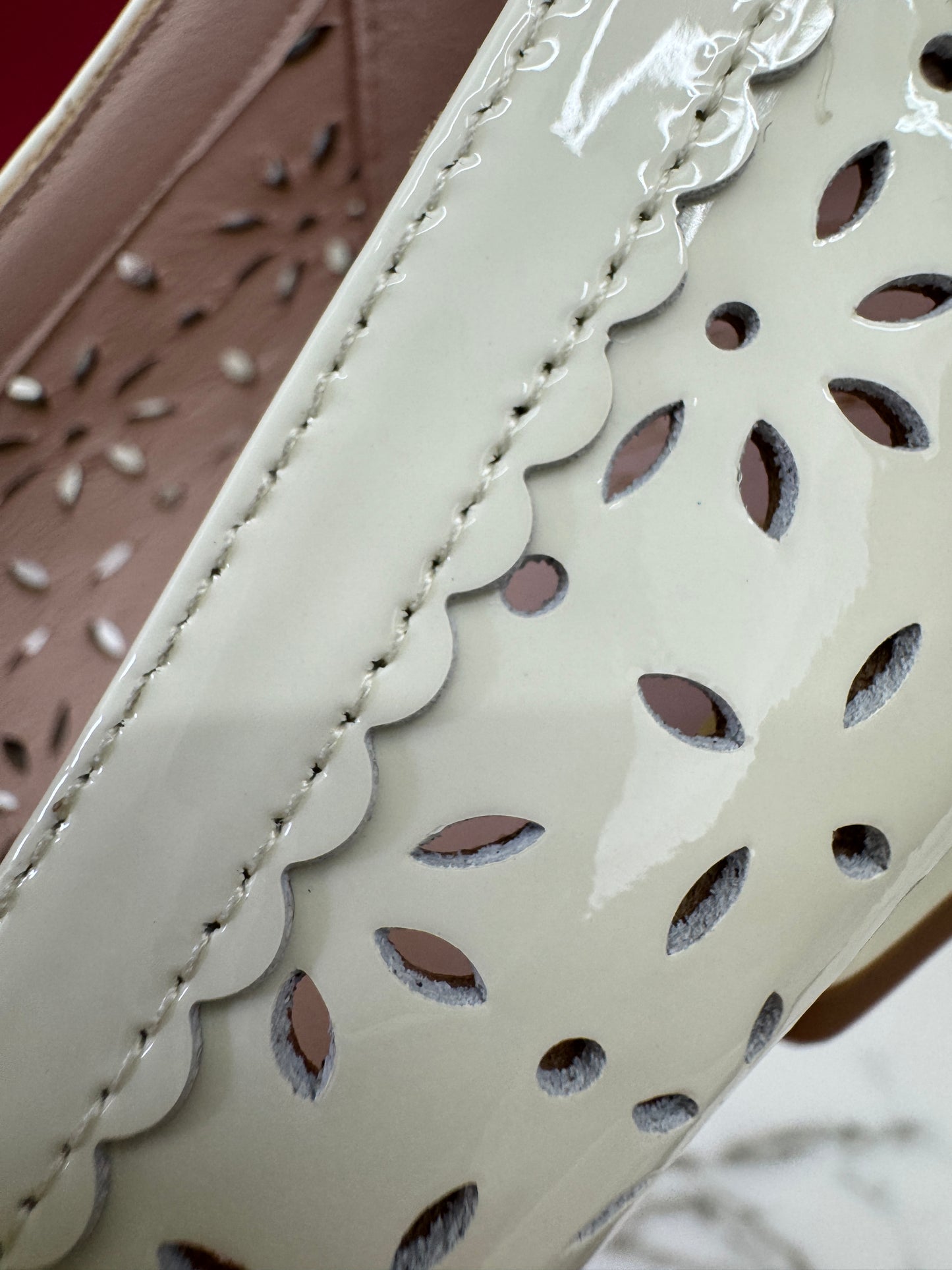 RV 小雛菊鏤空 Mary Jane