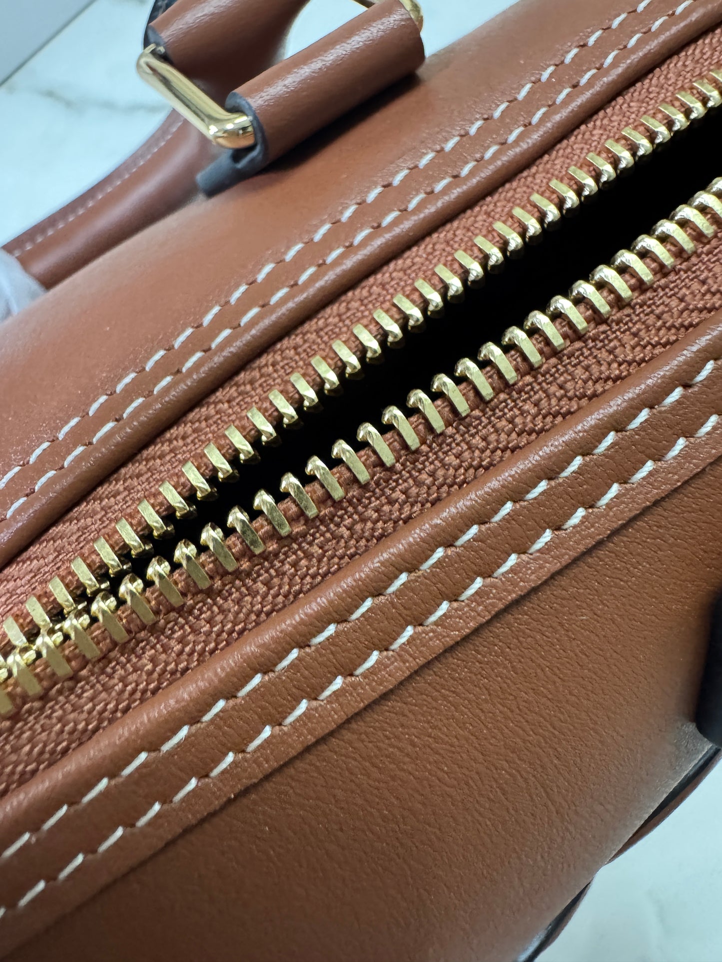 CELINE Triomphe Boston 棕色