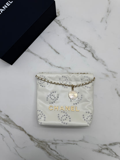 CHANEL 22Bag Mini 鏤空Logo