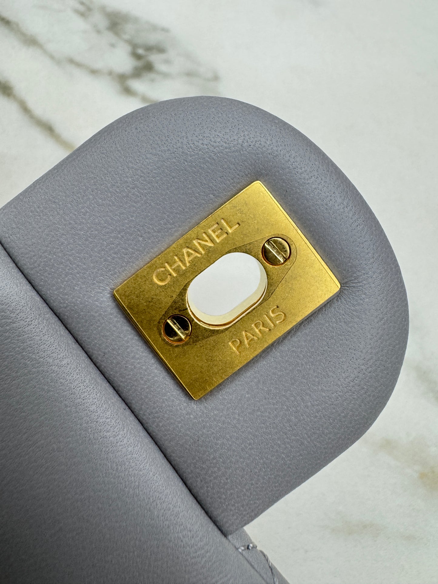 CHANEL Mini CF17 金球方胖子淺灰