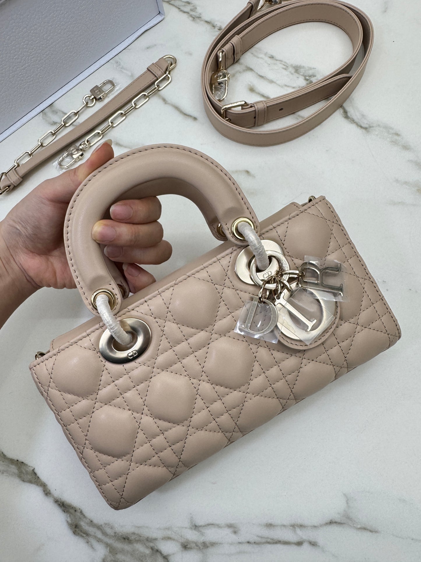 DIOR D-Joy Small 胭脂米 Powder Beige￼