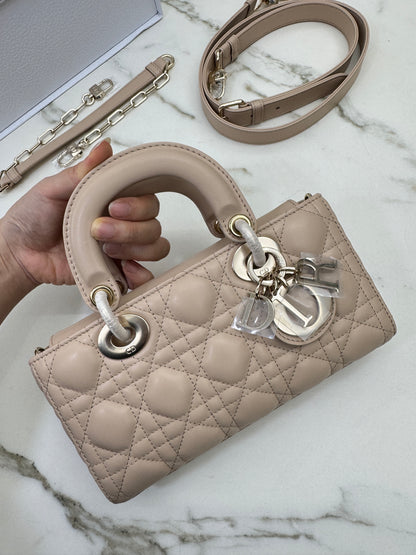 DIOR D-Joy Small 胭脂米 Powder Beige￼