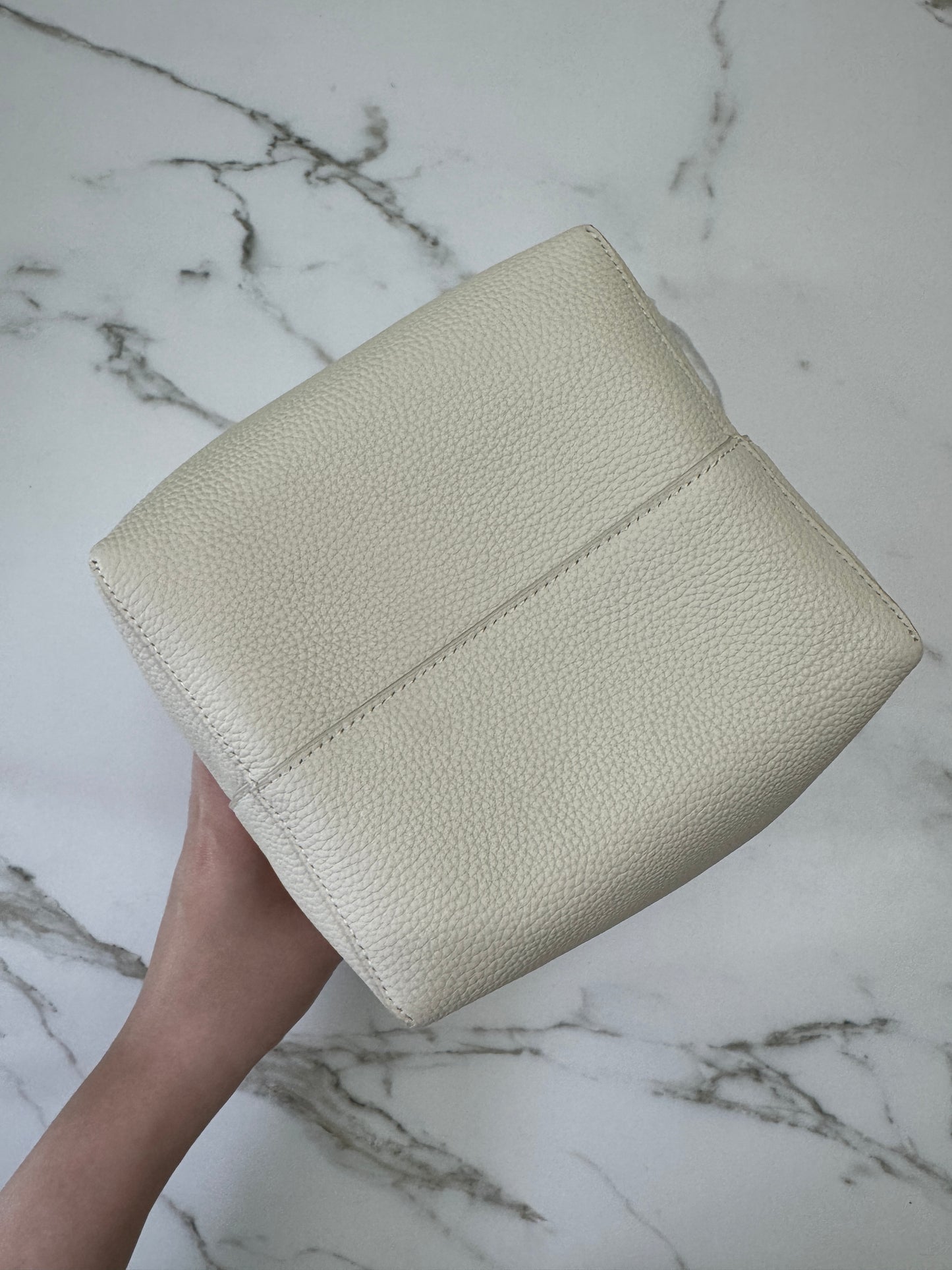 THE ROW N/S Park 奶白色 Medium