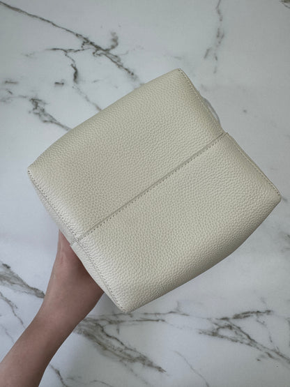 THE ROW N/S Park 奶白色 Medium