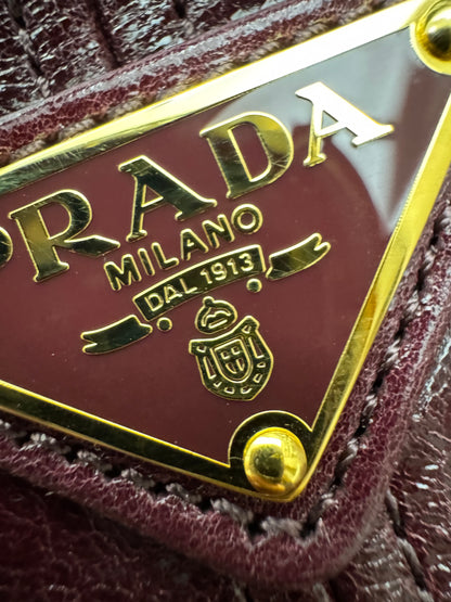 PRADA Bonnie Medium 酒紅油臘皮