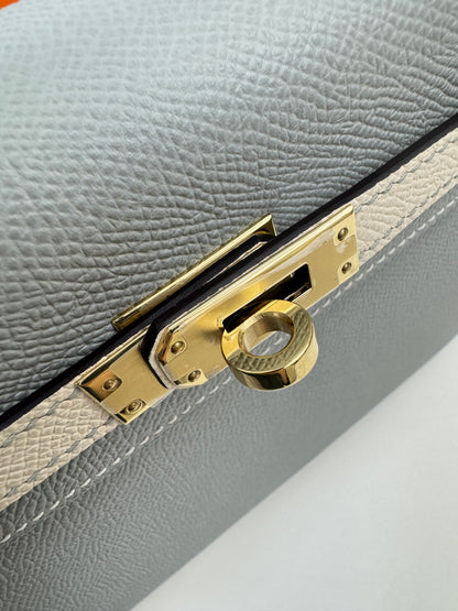 HERMES Kelly 25 冰川藍拼奶昔白 Epsom 香檳金扣 8U Bleu Glacier/ 10 Craie PBHW