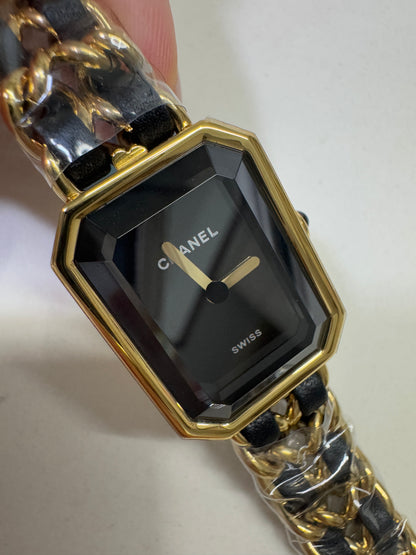 CHANEL Premier 小方糖黑金手錶