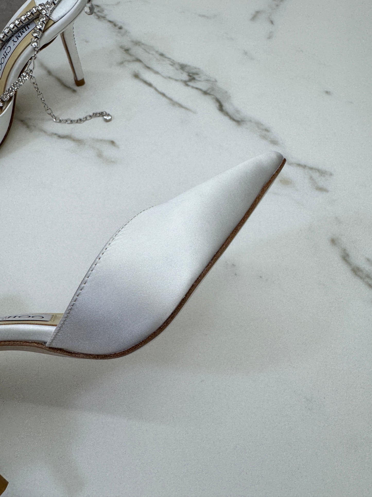 JIMMY CHOO Saeda 85 緞面白