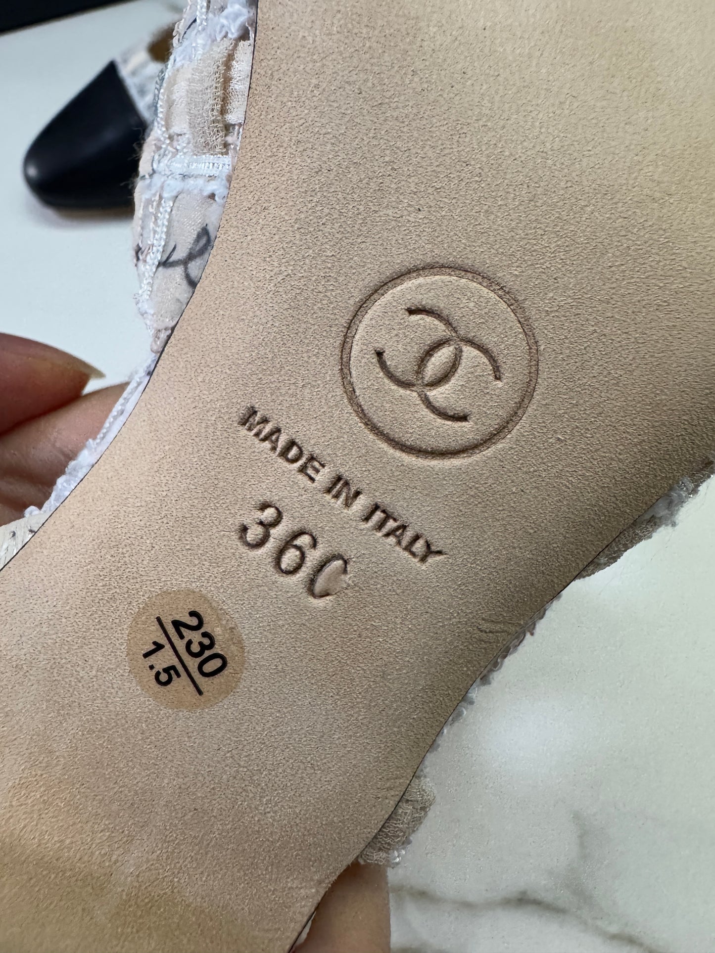 CHANEL 22P蕾絲字母 Slingback