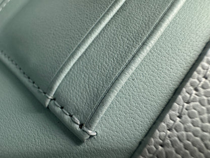 CHANEL 25S Kelly 手機包 Baby Blue