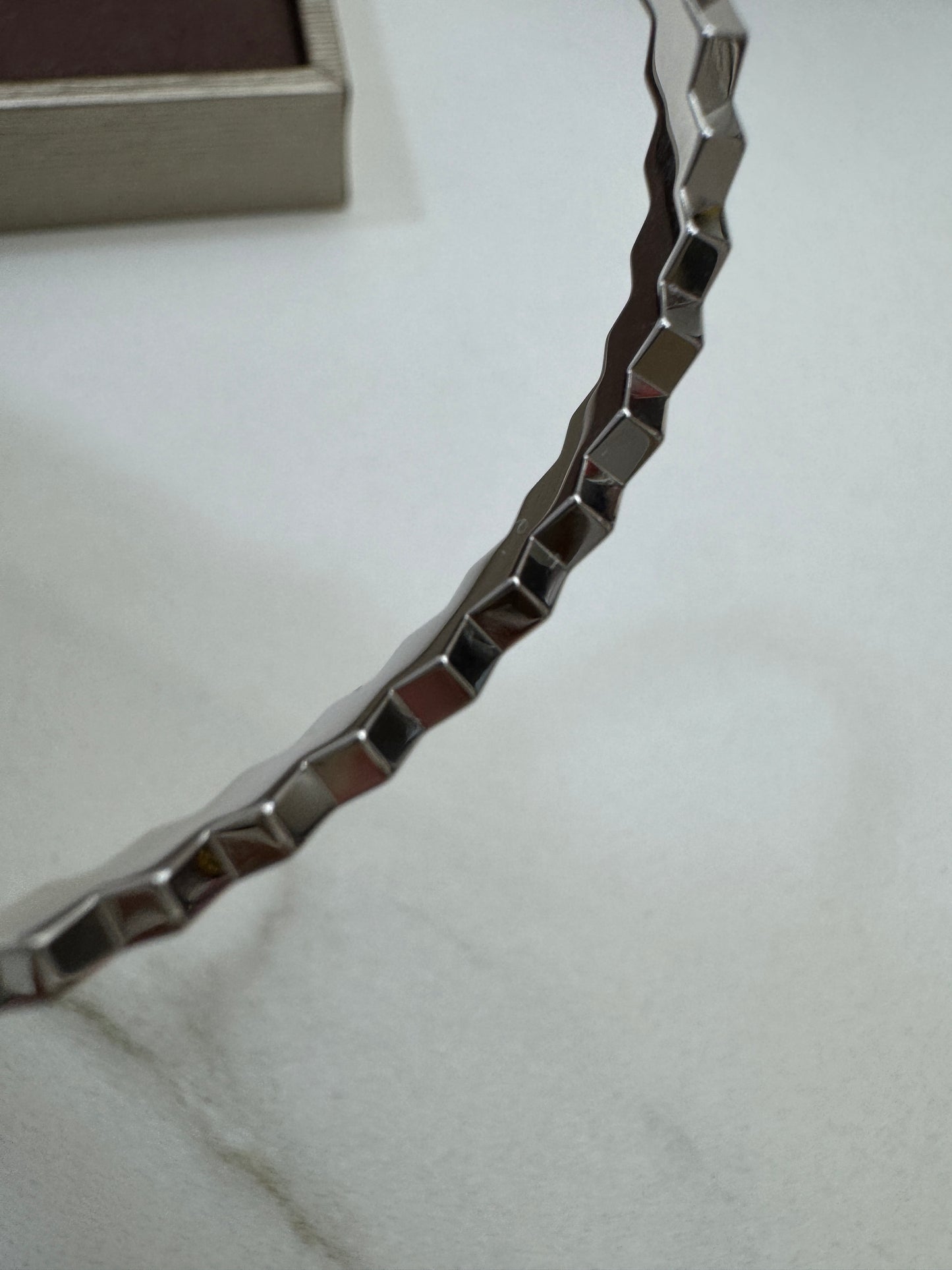 CHAUMET Bee My Love 半鑽白金色手鐲