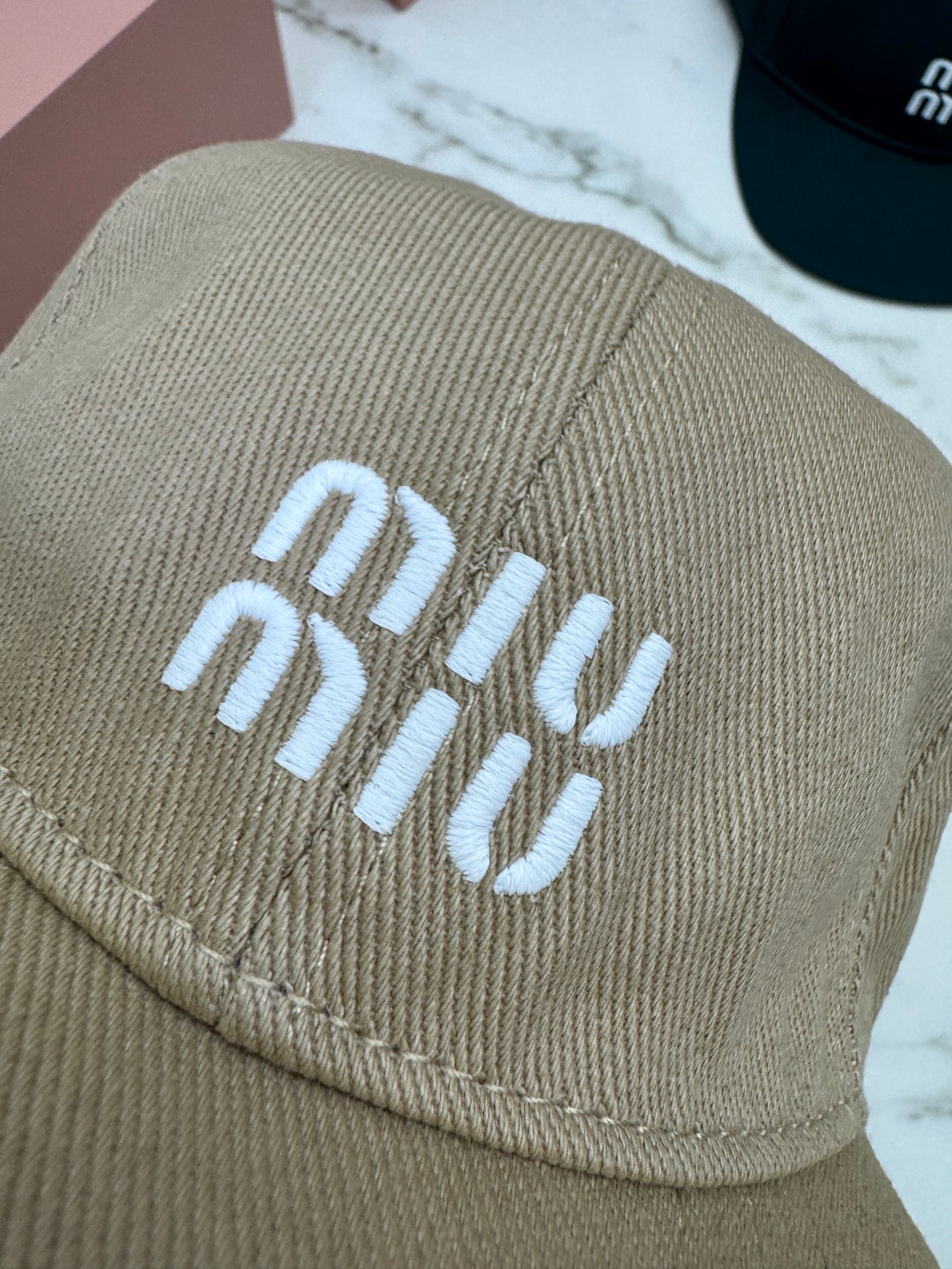 MIU MIU 軟頂鴨舌帽