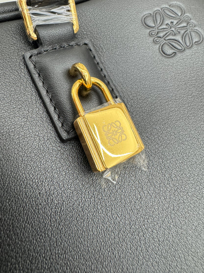 LOEWE Amazona 28 黑色