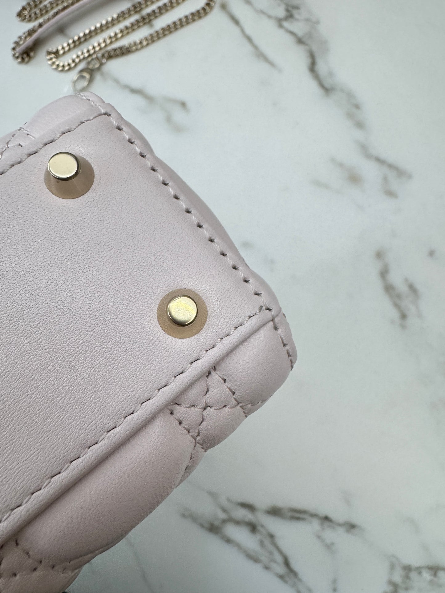 DIOR Mini Lady Dior 羊皮三格 淡粉色