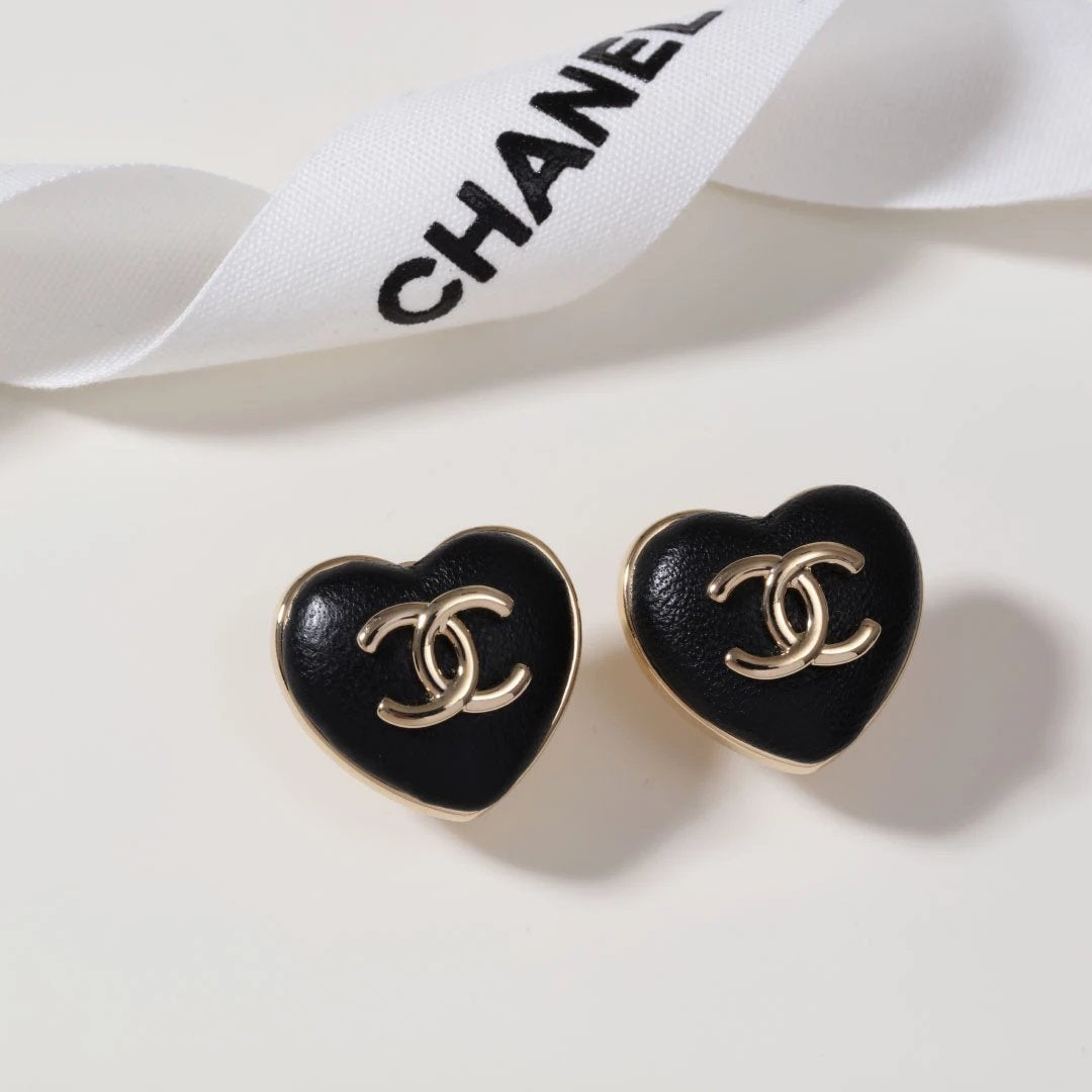CHANEL 耳夾款