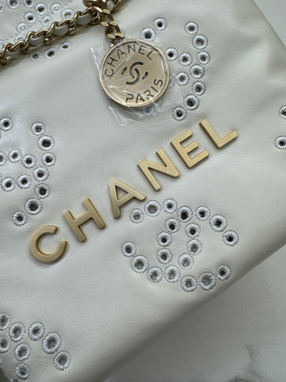 CHANEL 22Bag Mini 鏤空Logo