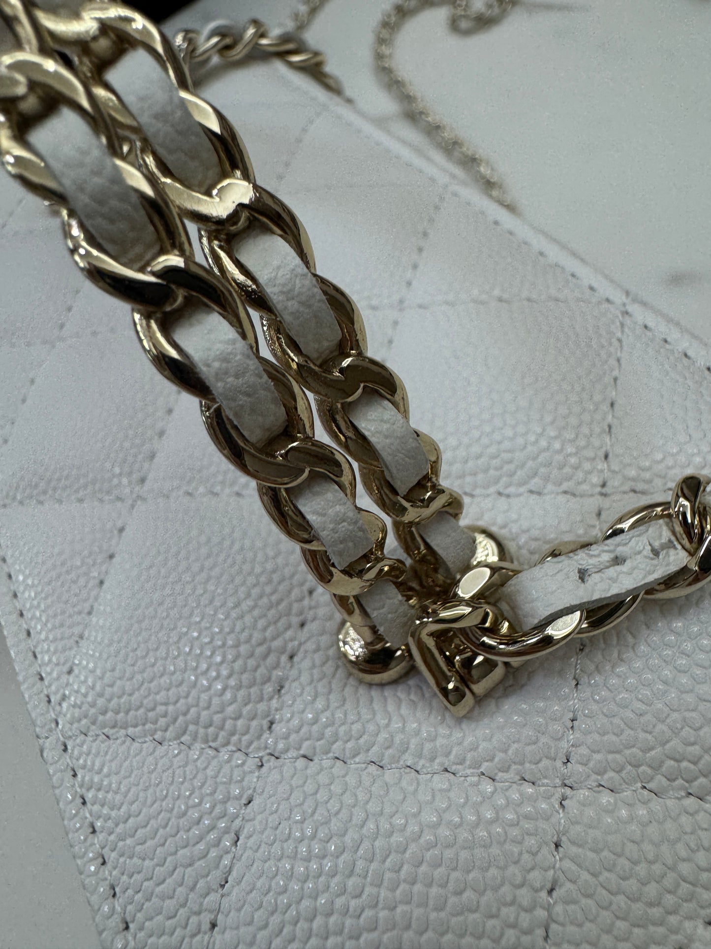 CHANEL 26S 交叉手柄長盒子 白色
