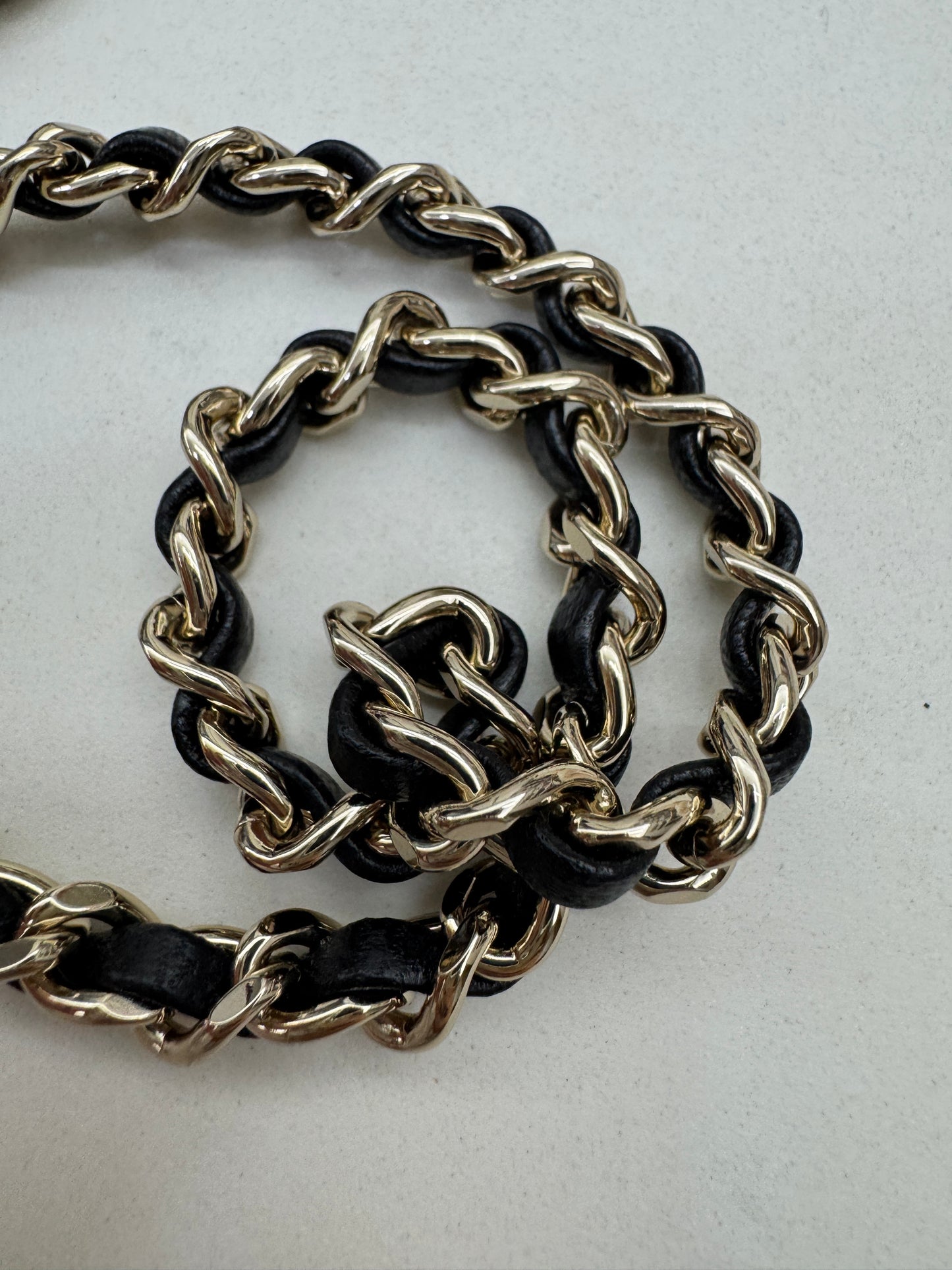 CHANEL 25K 亮面淺金球 Mini CF17 方胖子