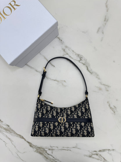 DIOR Miss Caro Hobo