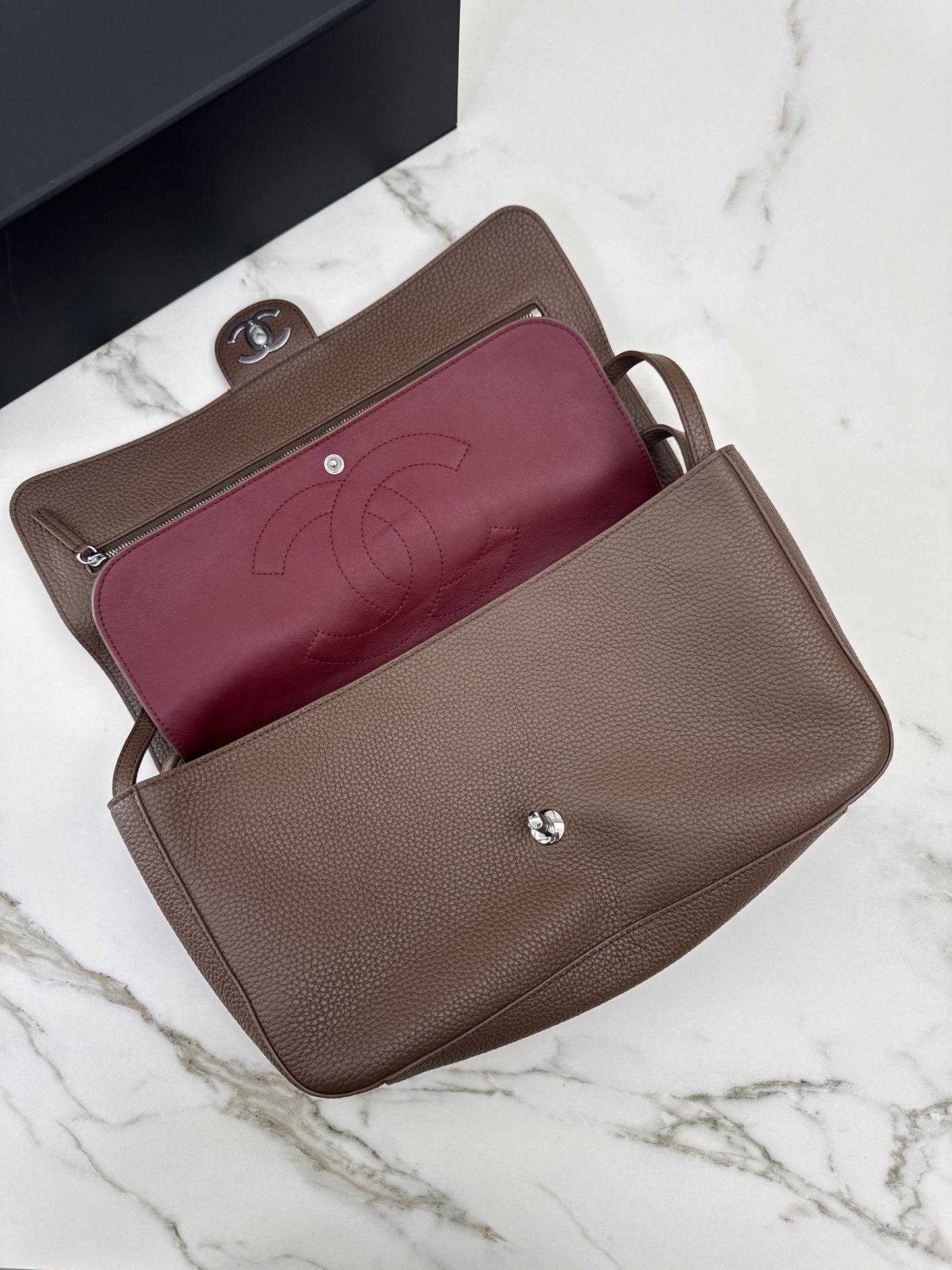 CHANEL Maxi Flap Small 32cm 大象灰/ 深卡其色 Dark Khaki