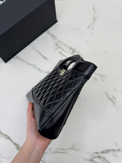 CHANEL Mini 31 Bag 油蠟羊皮（新版）