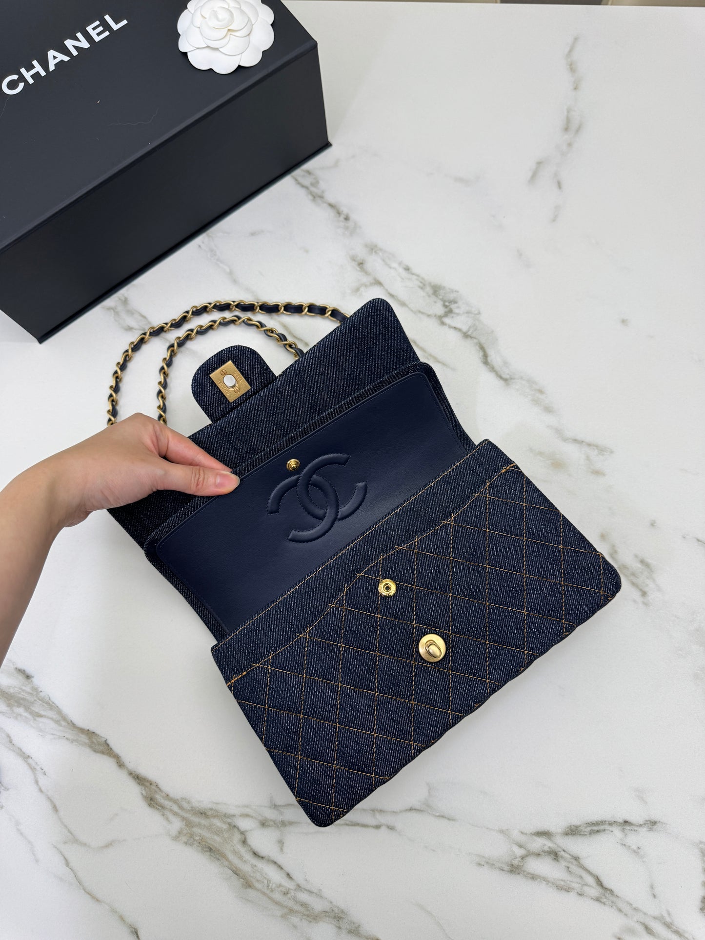 CHANEL 26P深藍牛仔 CF25 Medium