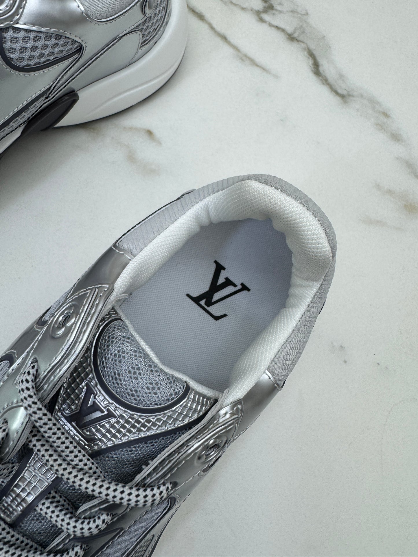 LV Olympia Sneaker 銀色運動鞋