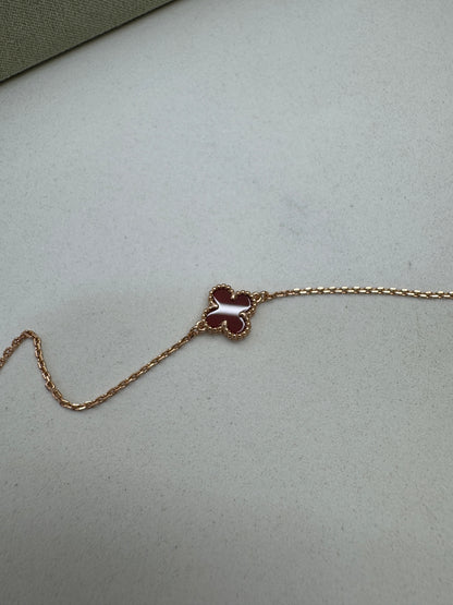 VCA Sweet Alhambra Bracelet 紅玉髓