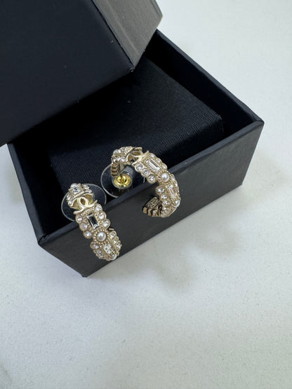 CHANEL 22B 圈型水鑽形珠耳環