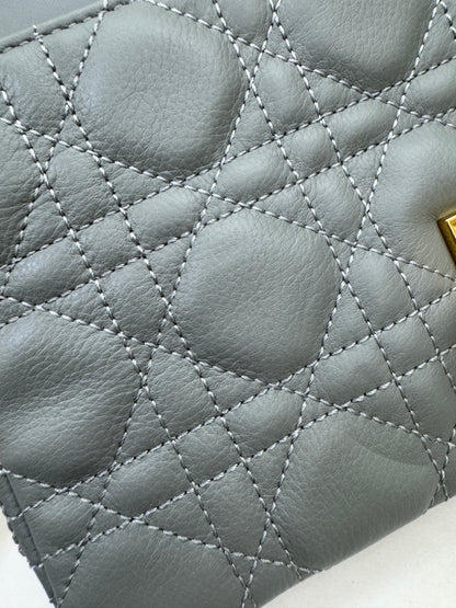 DIOR Caro Small 石灰色
