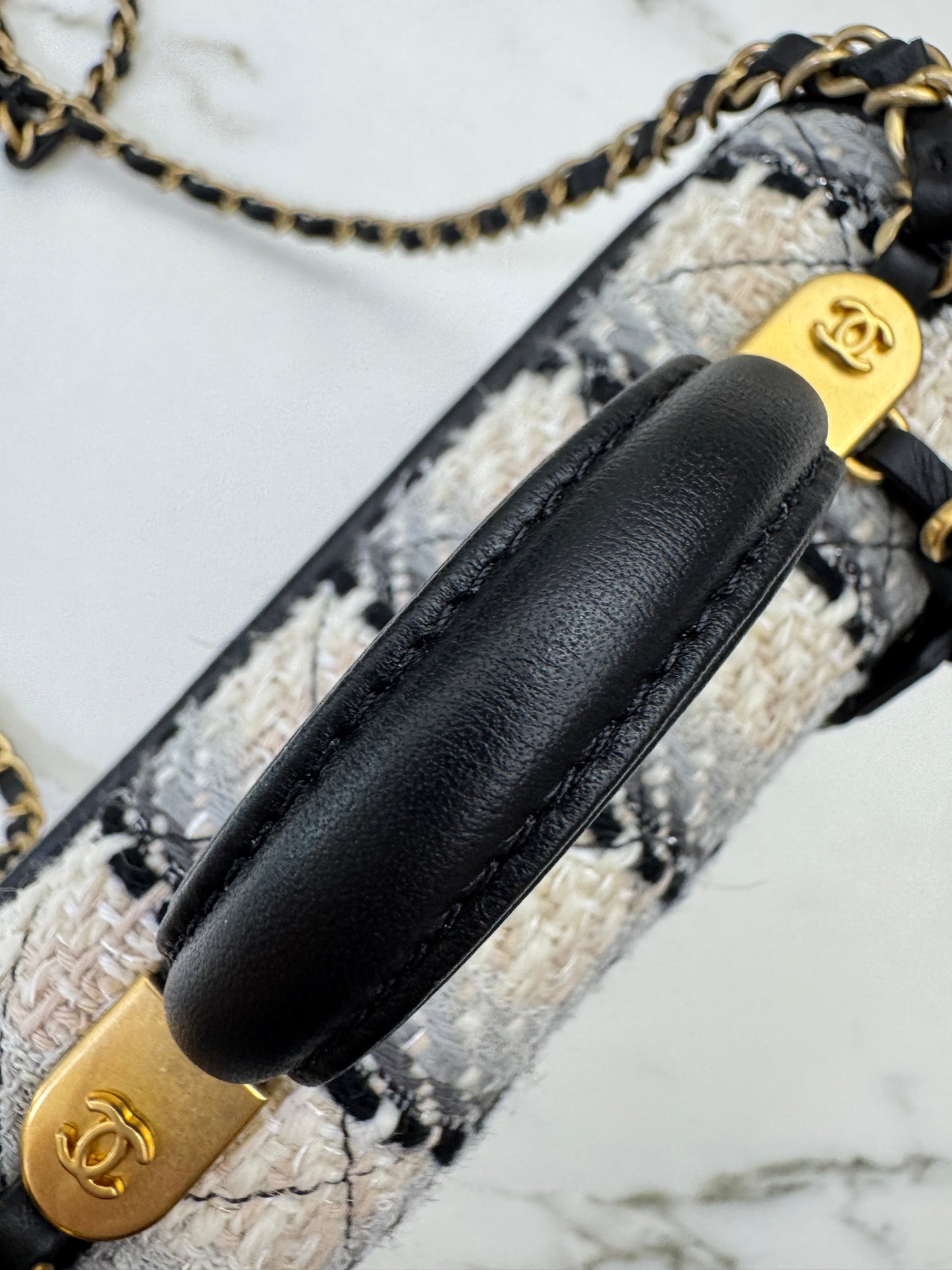CHANEL 22K 郵差豆腐包 漸變Tweed
