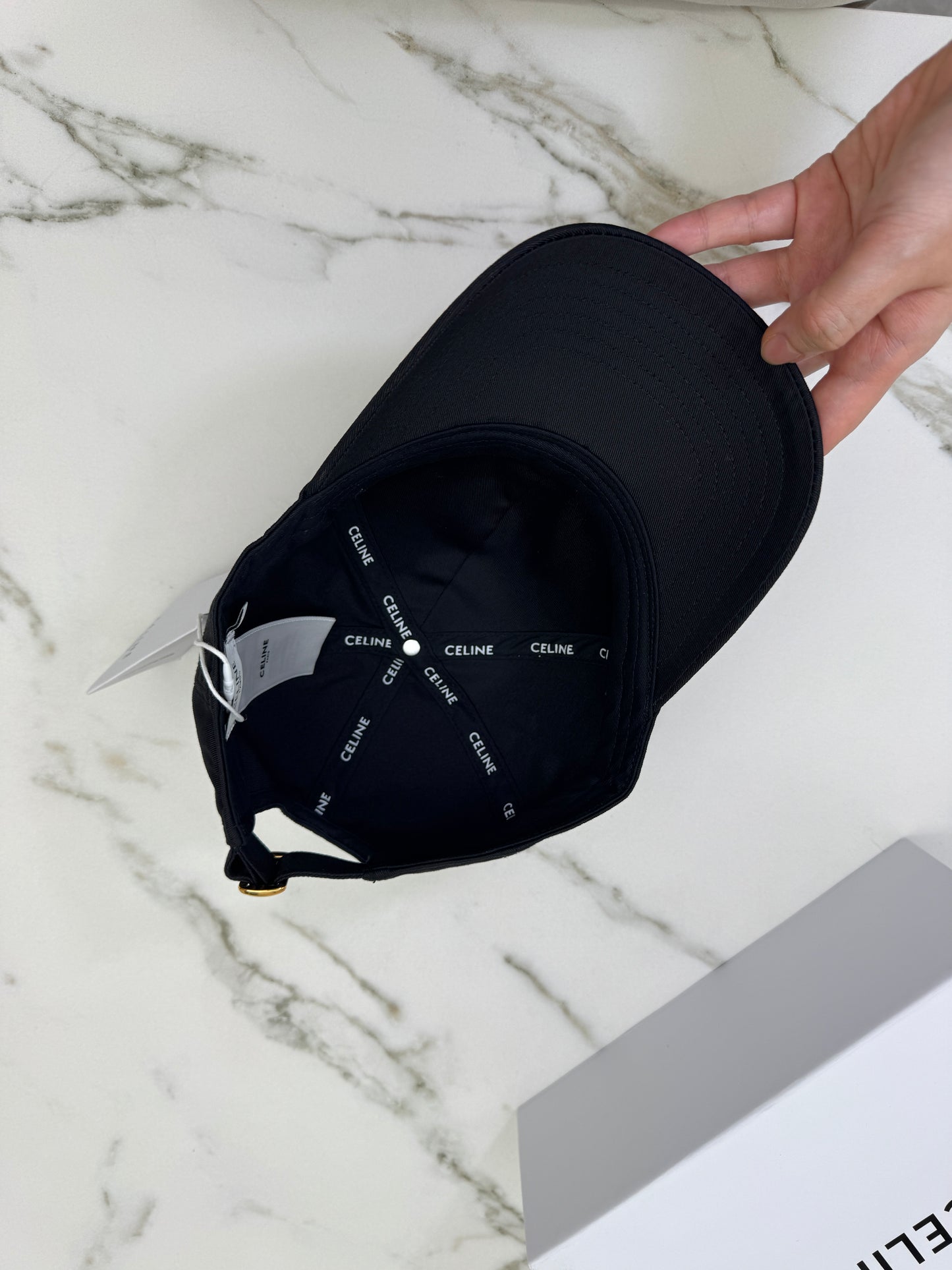 CELINE 字母鴨舌帽
