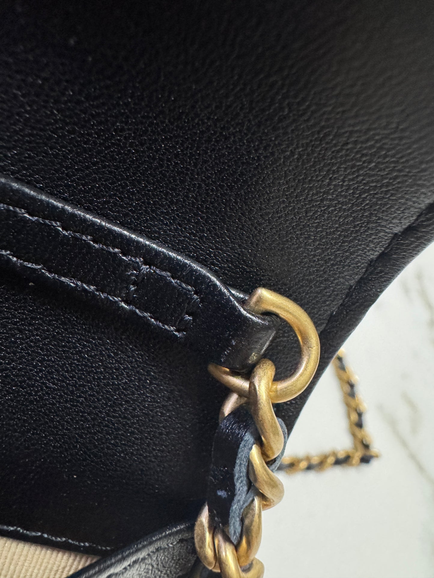 CHANEL woc 24A 琺瑯調節扣 羊皮 黑