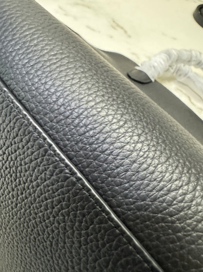 THE ROW Marguax 12 黑銀荔枝紋