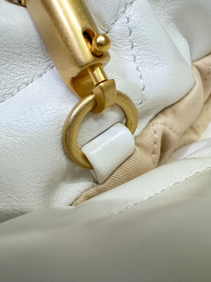 CHANEL Mini 22 Bag 白金