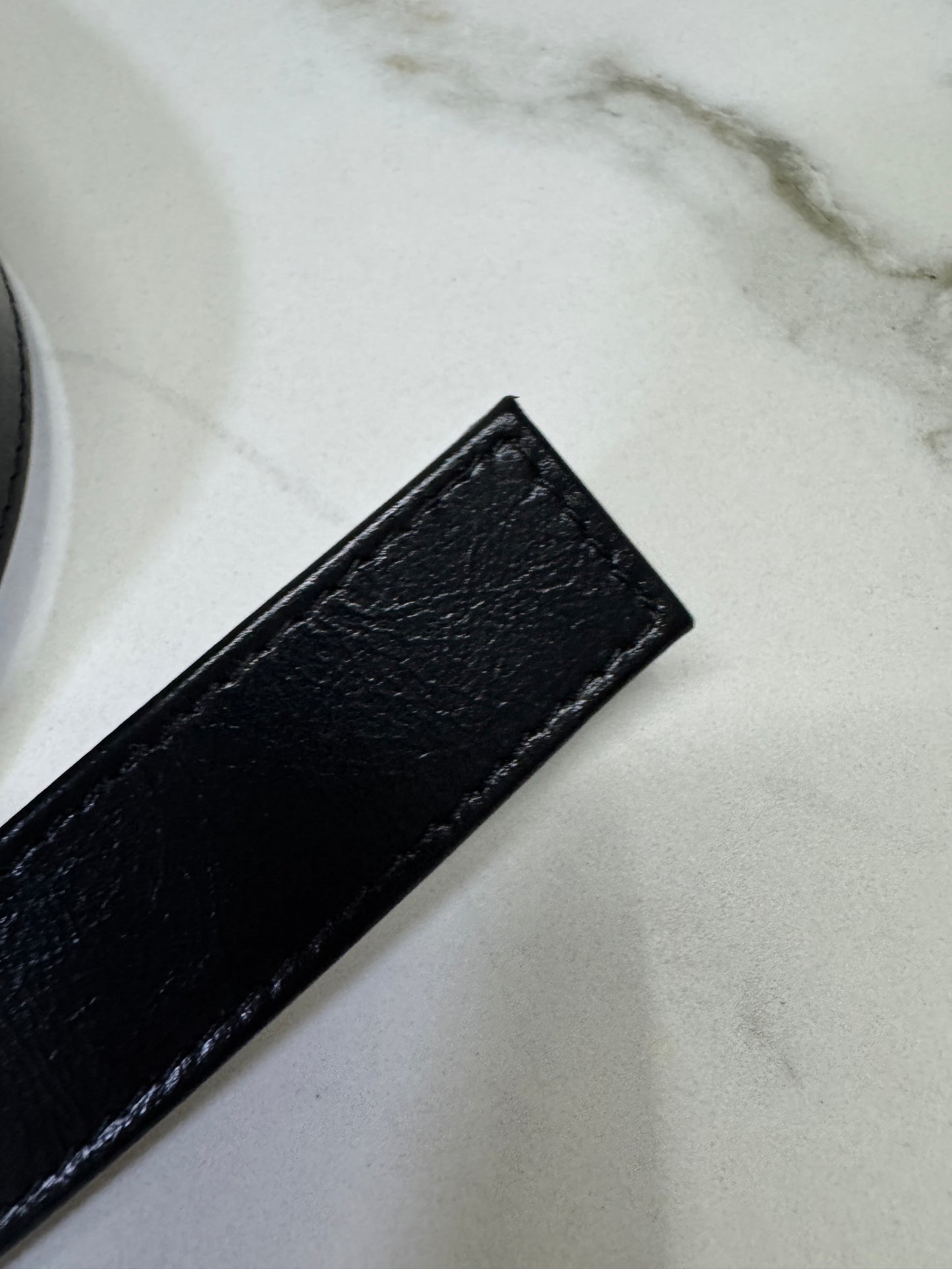 BV 8格油臘皮腰包