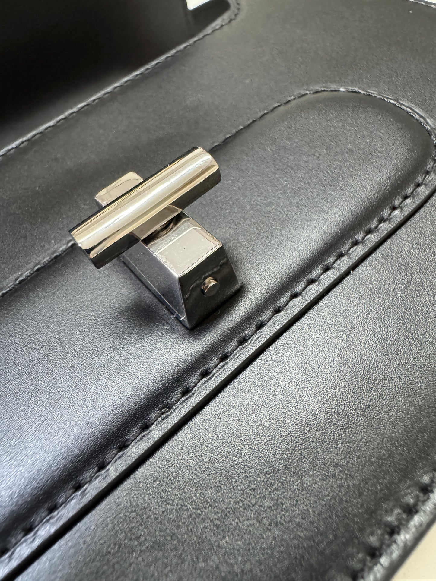 DELVAUX Lingot Shinny Calfskin