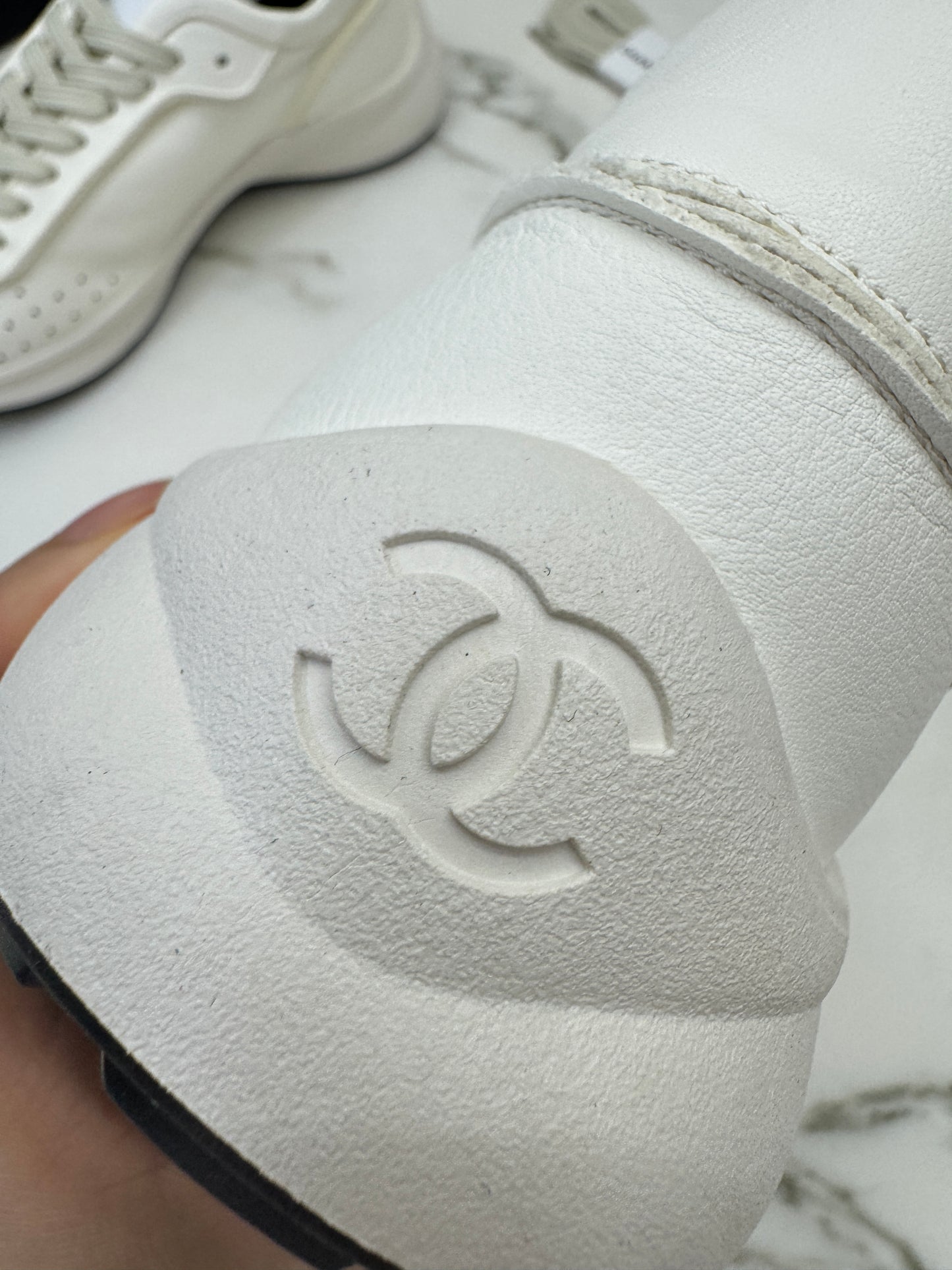 CHANEL 25C 全皮超軟運動鞋