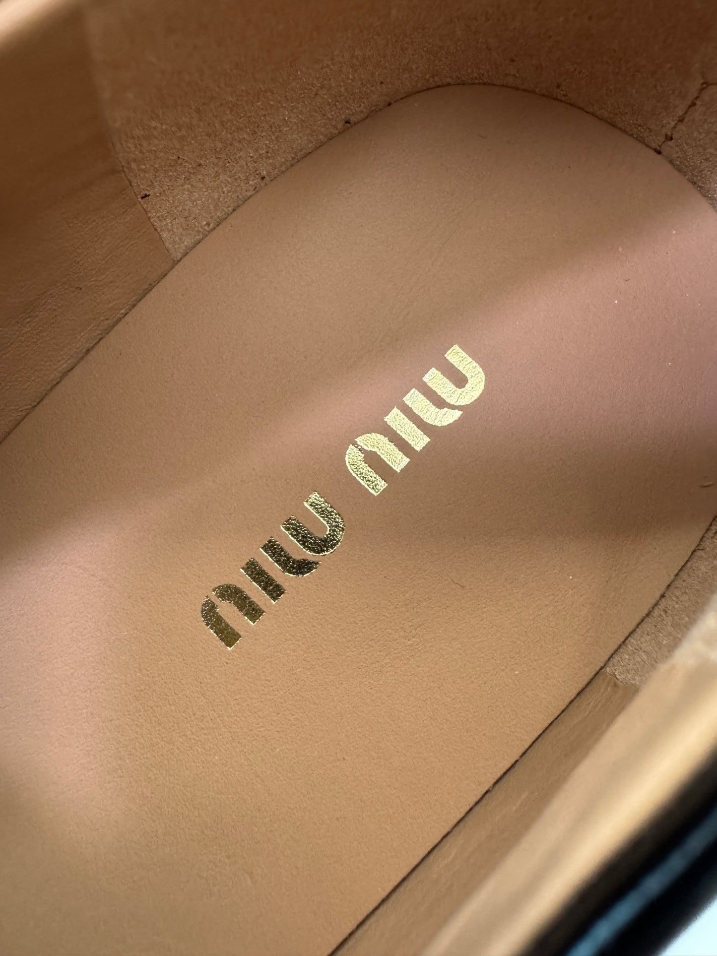MIU MIU 金幣厚底Loafers 黑色