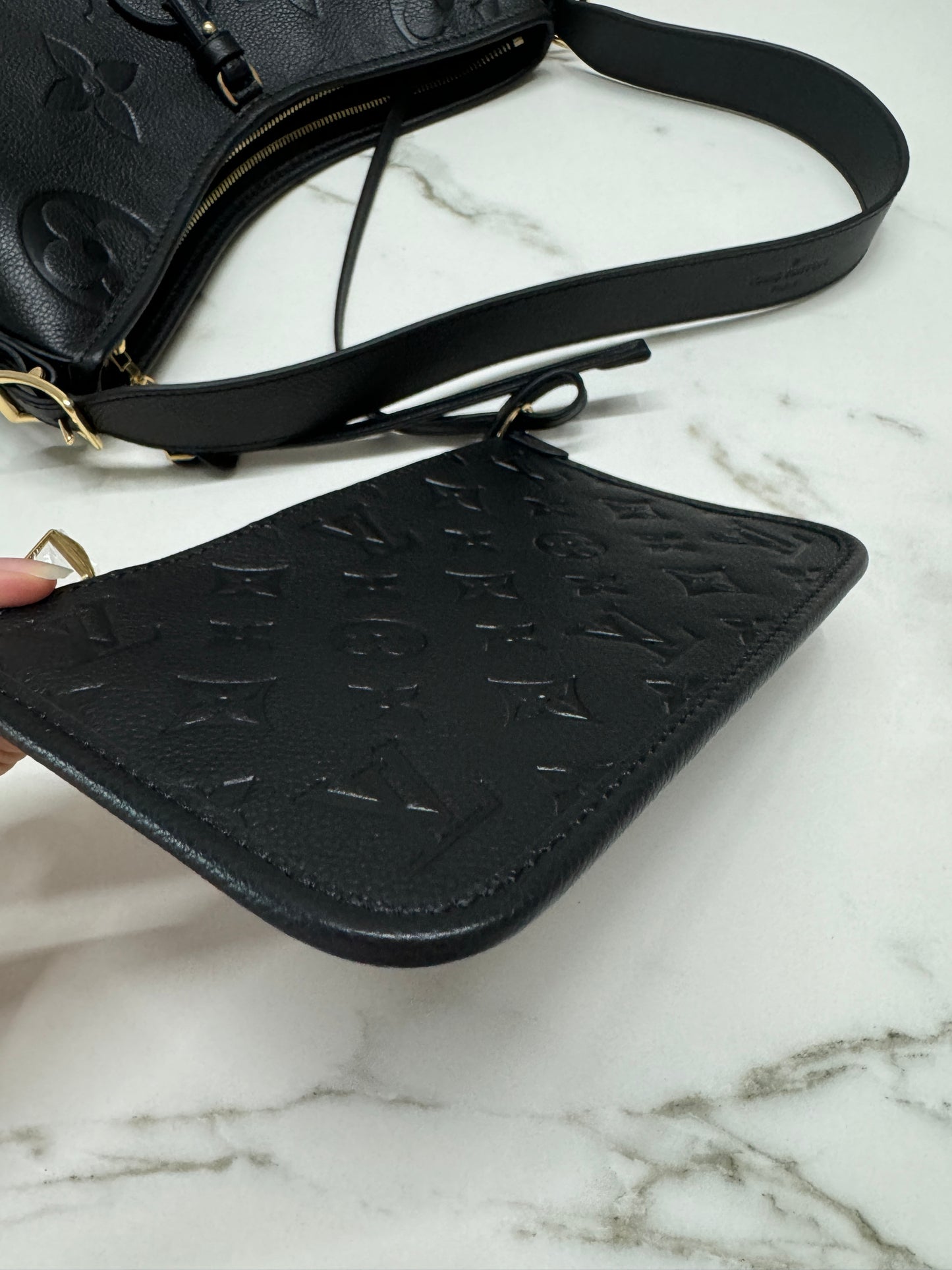 LV Carryall 全皮黑 PM