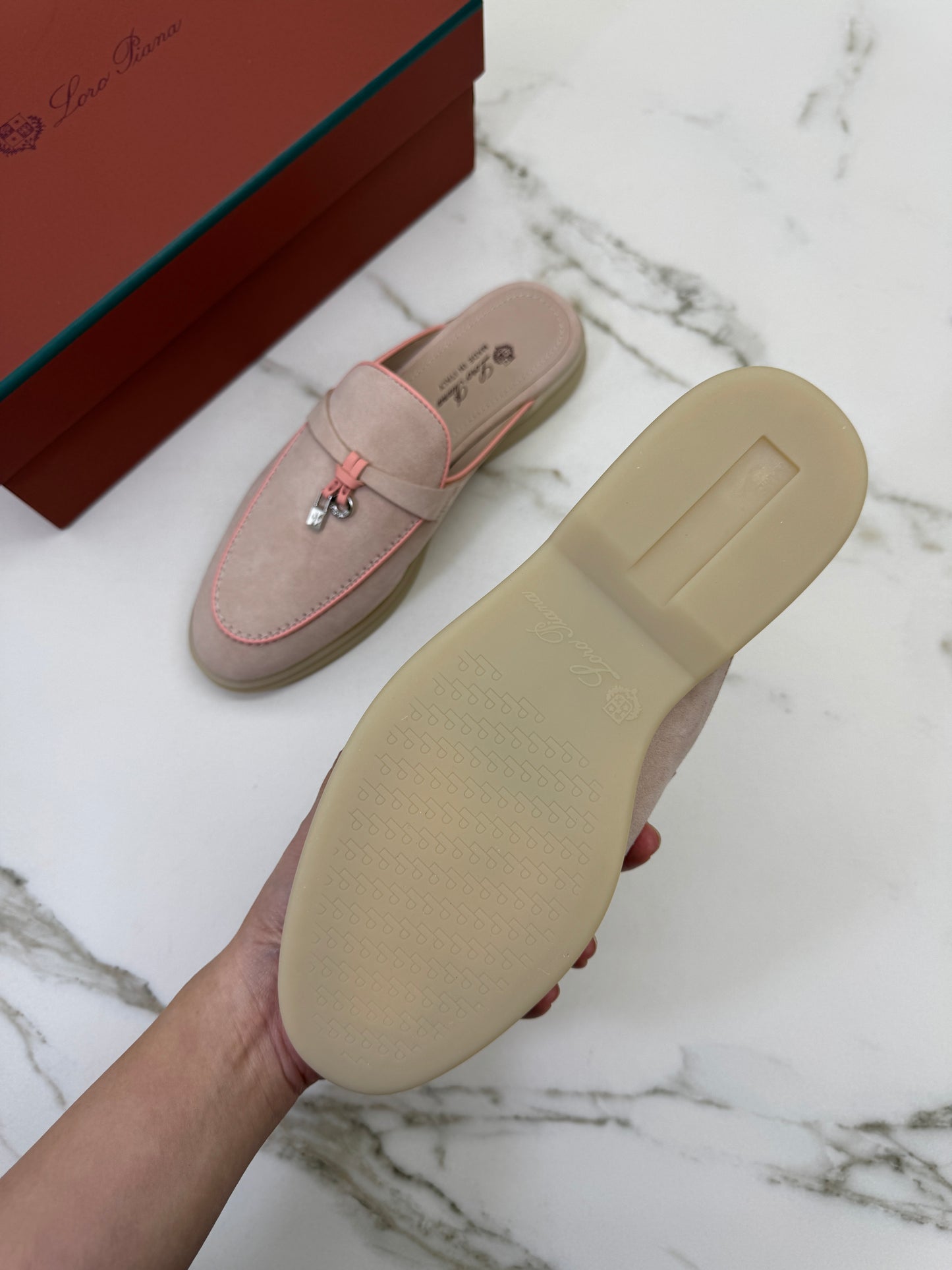 LORO PIANA Babouche Charms Walk Loafer Suede 粉沙色滚邊款